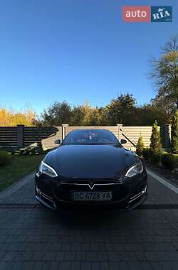 Лифтбек Tesla Model S 2015 в 