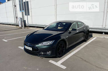 Ліфтбек Tesla Model S 2013 в Києві