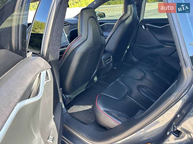 Ліфтбек Tesla Model S 2014 в Дніпрі