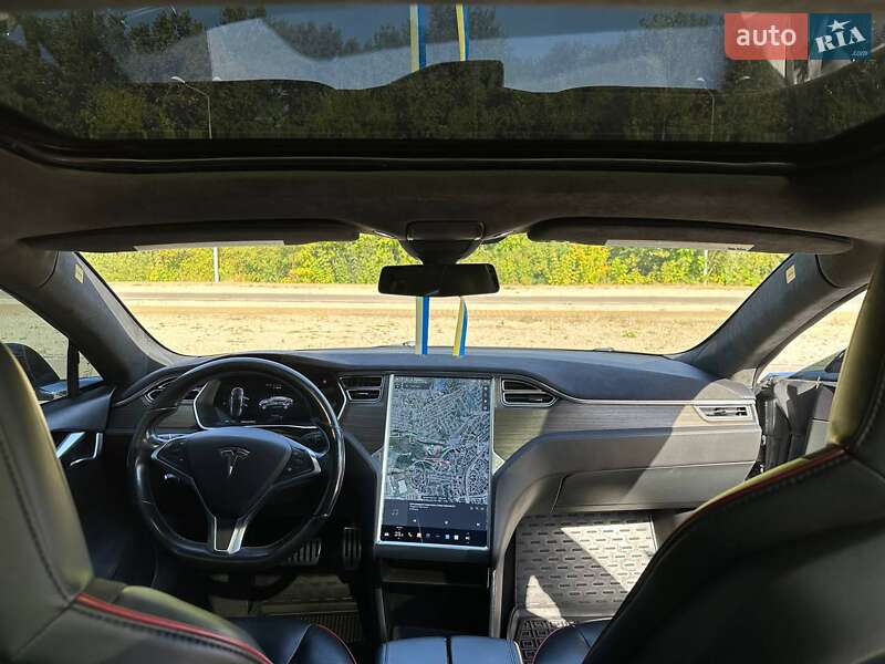 Ліфтбек Tesla Model S 2014 в Дніпрі
