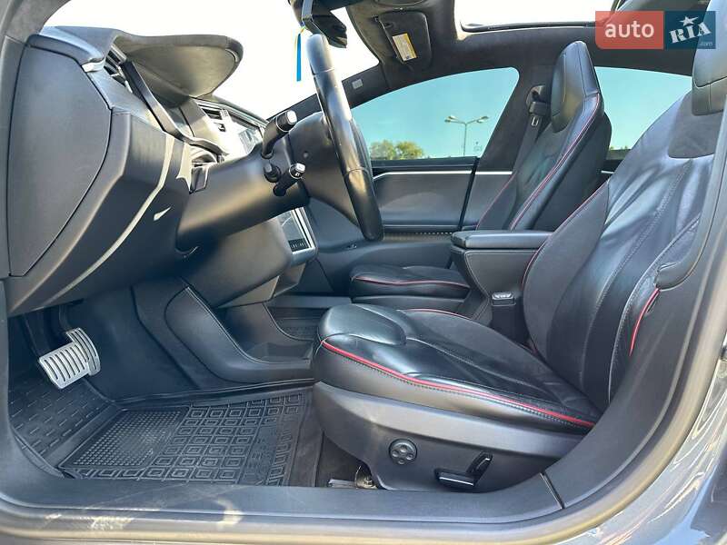 Ліфтбек Tesla Model S 2014 в Дніпрі