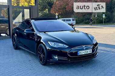 Лифтбек Tesla Model S 2014 в Зборове