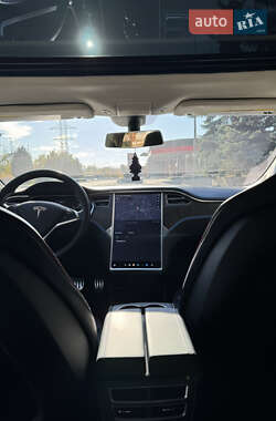 Лифтбек Tesla Model S 2014 в 