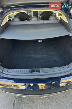 Лифтбек Tesla Model S 2014 в 