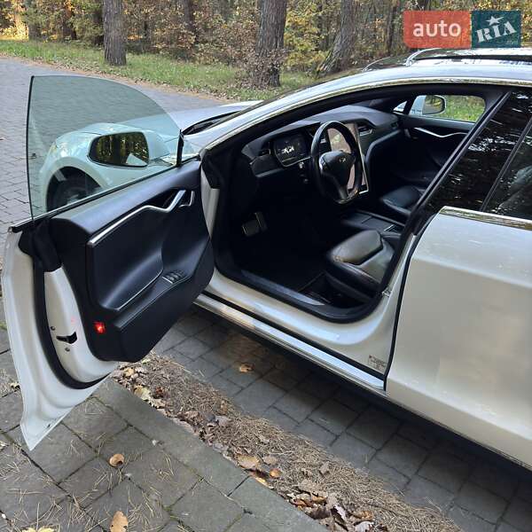Ліфтбек Tesla Model S 2016 в Львові