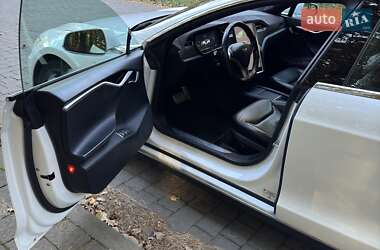 Лифтбек Tesla Model S 2016 в 