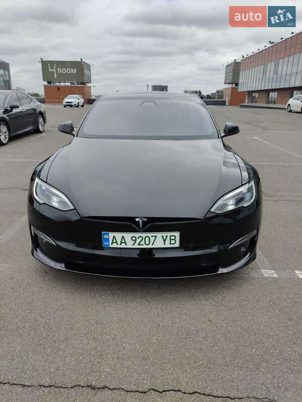 Лифтбек Tesla Model S 2022 в Киеве