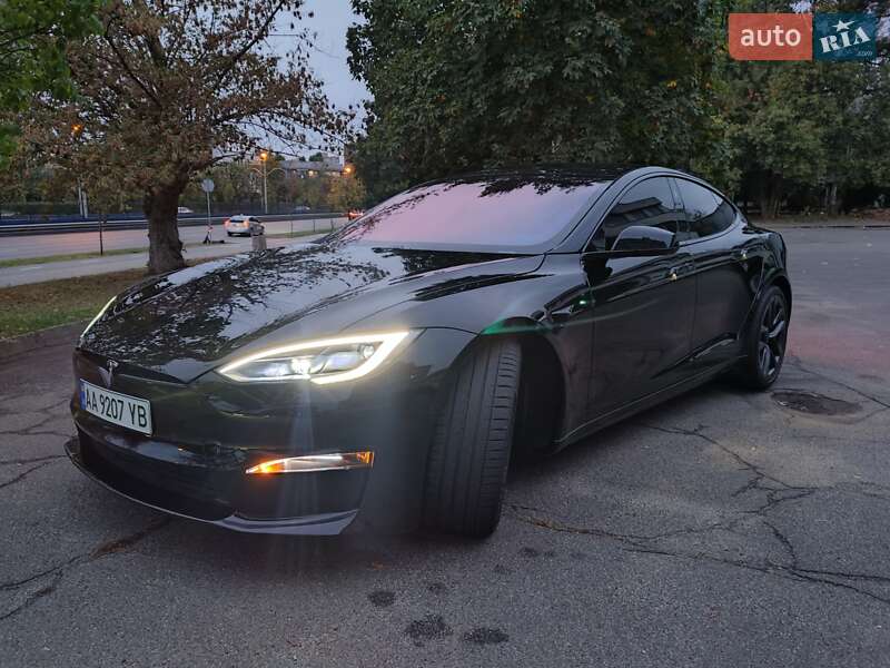 Лифтбек Tesla Model S 2022 в Киеве