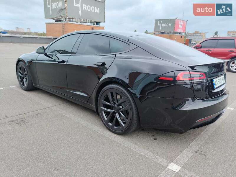 Лифтбек Tesla Model S 2022 в Киеве