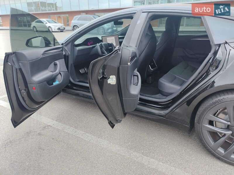 Лифтбек Tesla Model S 2022 в Киеве