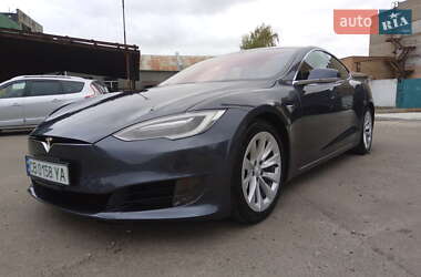Ліфтбек Tesla Model S 2017 в 
