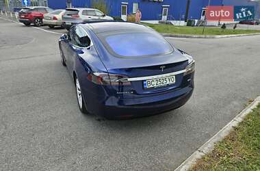 Лифтбек Tesla Model S 2016 в Львове