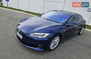 Лифтбек Tesla Model S 2016 в Львове