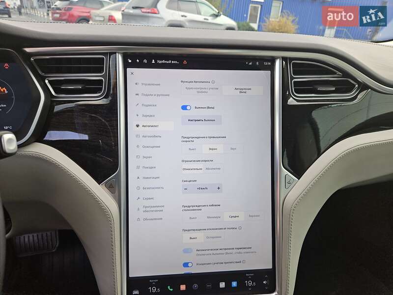 Ліфтбек Tesla Model S 2016 в Львові