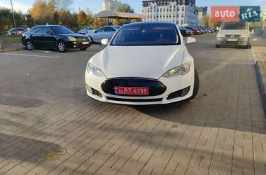 Ліфтбек Tesla Model S 2016 в Львові