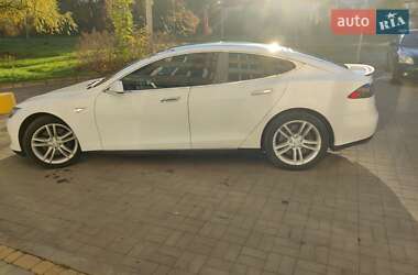 Ліфтбек Tesla Model S 2016 в Львові