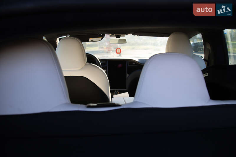 Ліфтбек Tesla Model S 2020 в Одесі