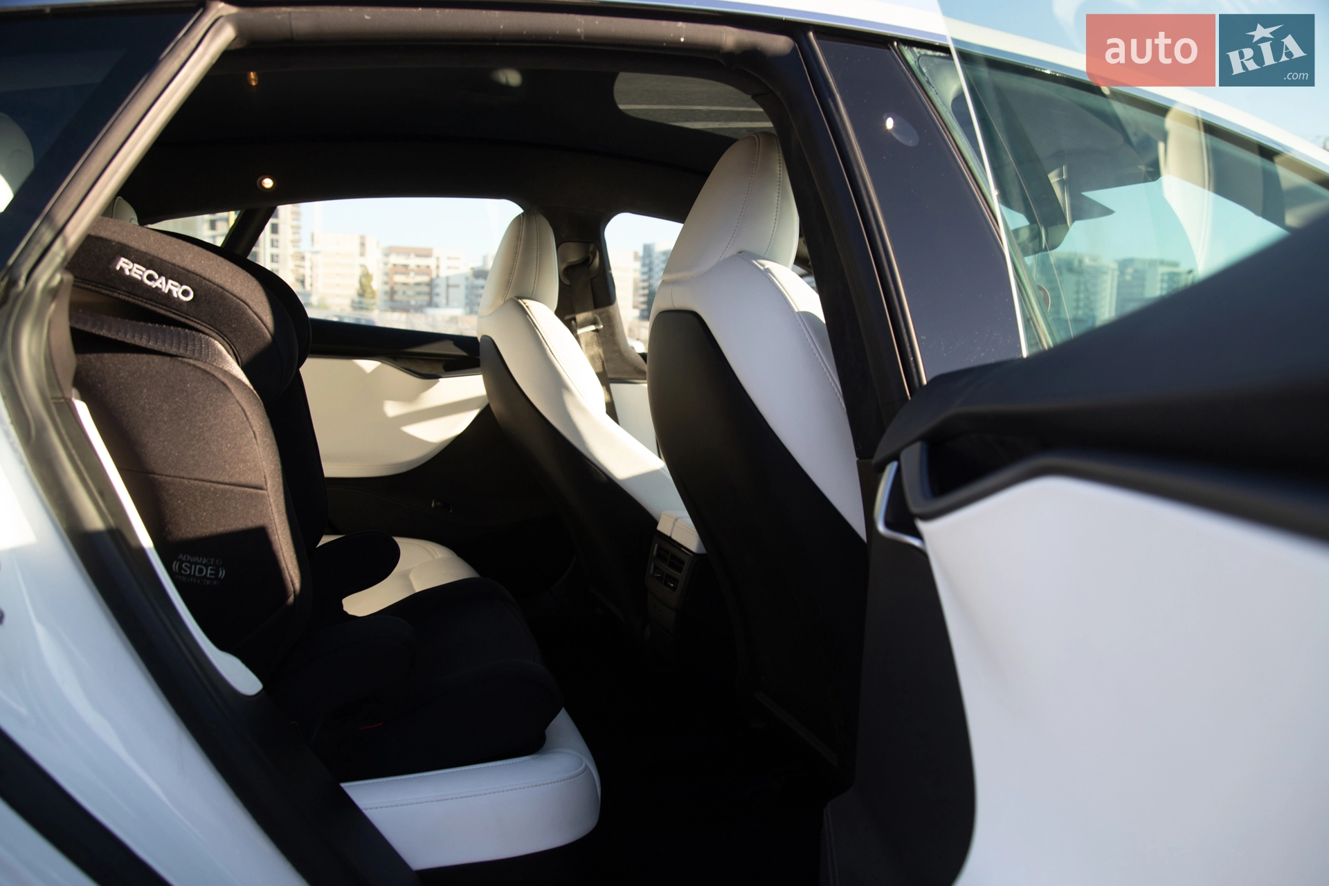 2020 Tesla Model S - мініатюра 12