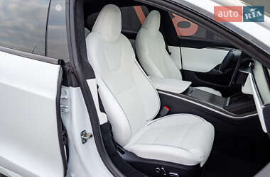 Лифтбек Tesla Model S 2023 в Киеве