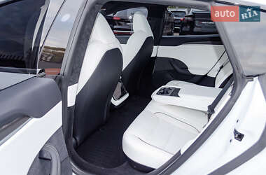 Лифтбек Tesla Model S 2023 в Киеве