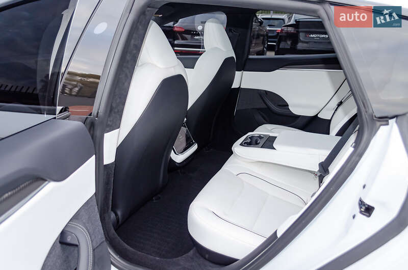 Ліфтбек Tesla Model S 2023 в Києві фото 35 Ліфтбек Tesla Model S 2023 в Києві
