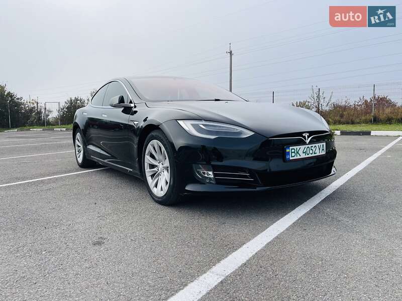 Tesla Model S 2018