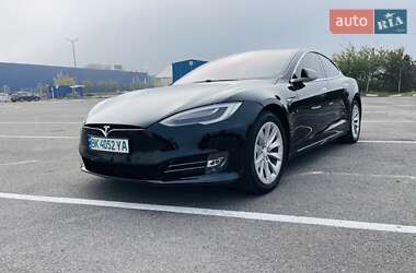 Ліфтбек Tesla Model S 2018 в 