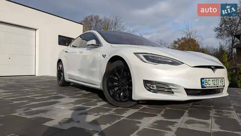 Tesla Model S 2019
