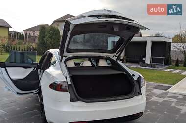 Лифтбек Tesla Model S 2019 в Львове