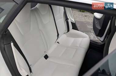 Лифтбек Tesla Model S 2019 в Львове