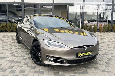 Лифтбек Tesla Model S 2016 в Мукачево