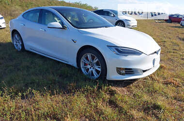 Tesla Model S 2021