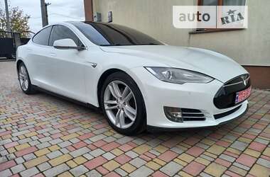 Ліфтбек Tesla Model S 2015 в Рівному