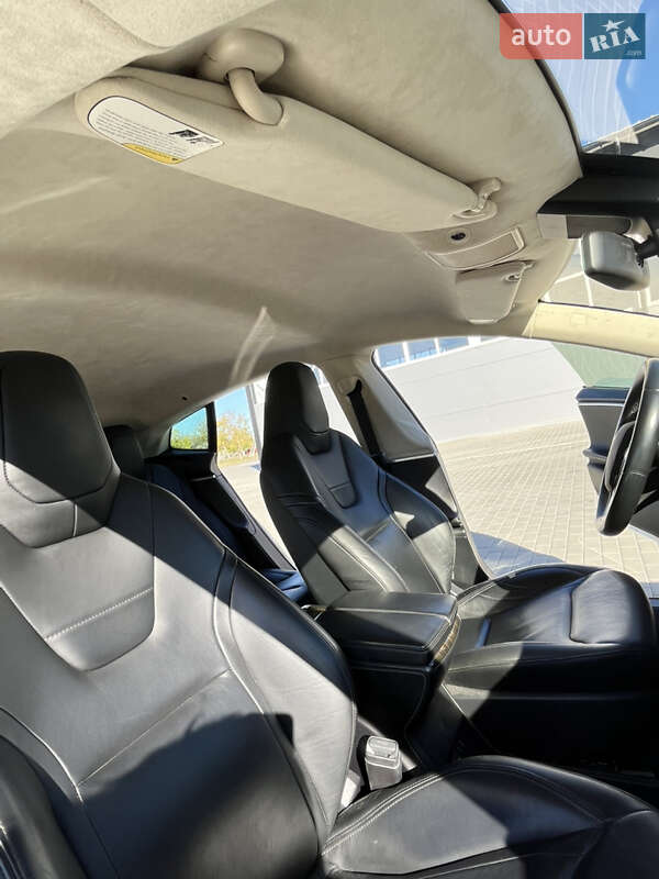 Лифтбек Tesla Model S 2015 в Бершади