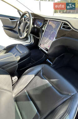 Лифтбек Tesla Model S 2015 в 
