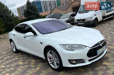 Лифтбек Tesla Model S 2014 в Днепре