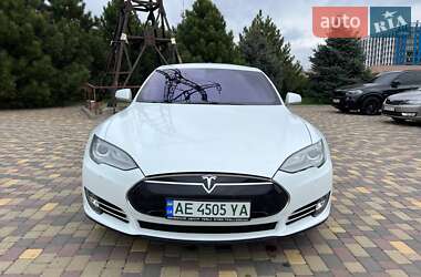 Лифтбек Tesla Model S 2014 в Днепре