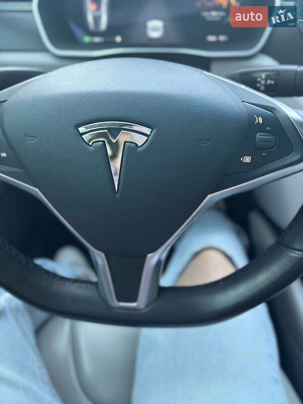 Ліфтбек Tesla Model S 2015 в Києві