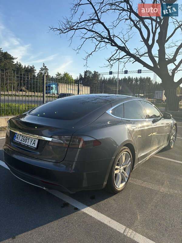 Ліфтбек Tesla Model S 2015 в Києві