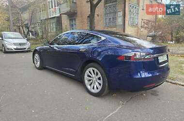 Лифтбек Tesla Model S 2016 в Киеве