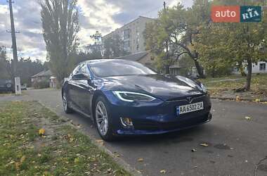 Лифтбек Tesla Model S 2016 в Киеве