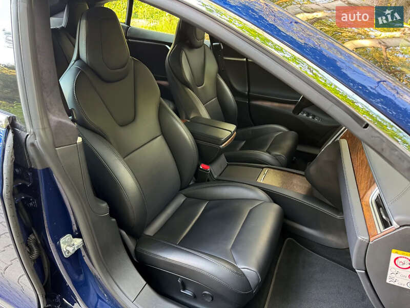 Лифтбек Tesla Model S 2017 в Ирпене