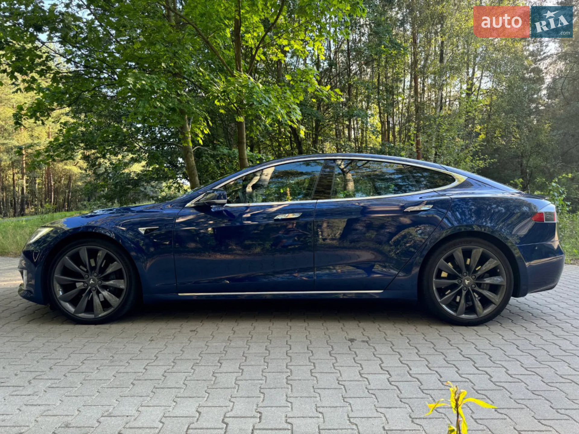 Tesla Model S 2017 VIN 5YJSA1E29HF192201 фото оголошення 2 з 12