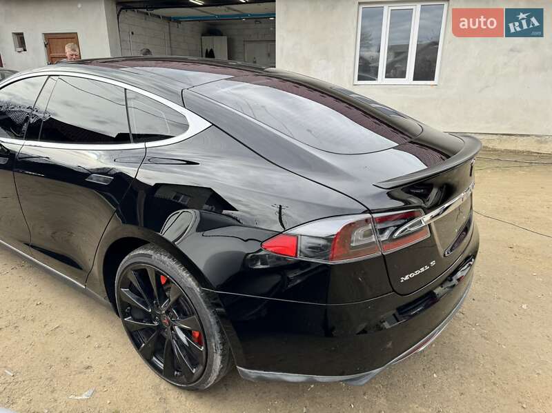 Ліфтбек Tesla Model S 2013 в Івано-Франківську