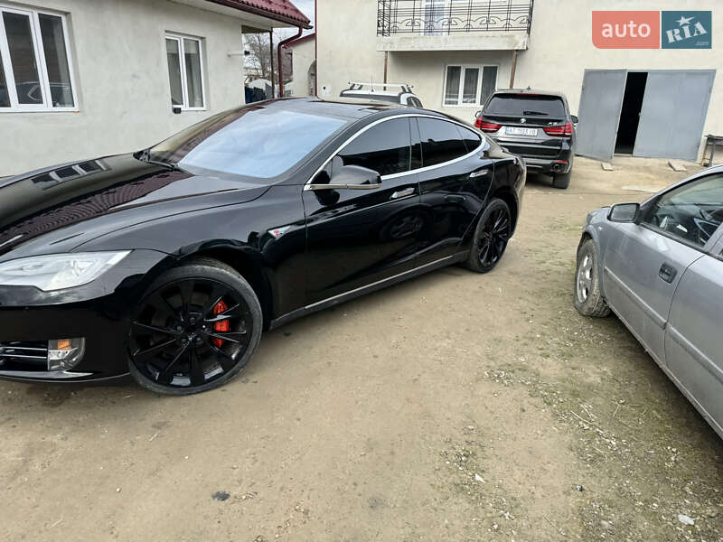 Ліфтбек Tesla Model S 2013 в Івано-Франківську