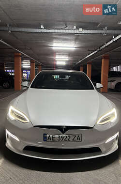 Лифтбек Tesla Model S 2021 в Киеве