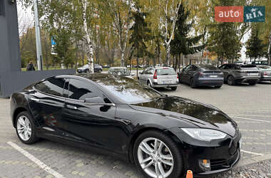 Лифтбек Tesla Model S 2015 в Львове