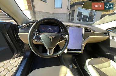 Лифтбек Tesla Model S 2016 в Львове