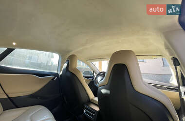 Лифтбек Tesla Model S 2016 в Львове