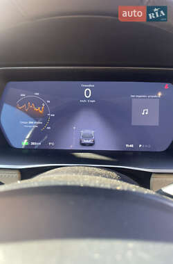 Лифтбек Tesla Model S 2016 в Львове